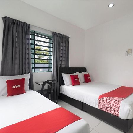 Oyo 91089 Motel Fasa 2B Seri Manjung Extérieur photo