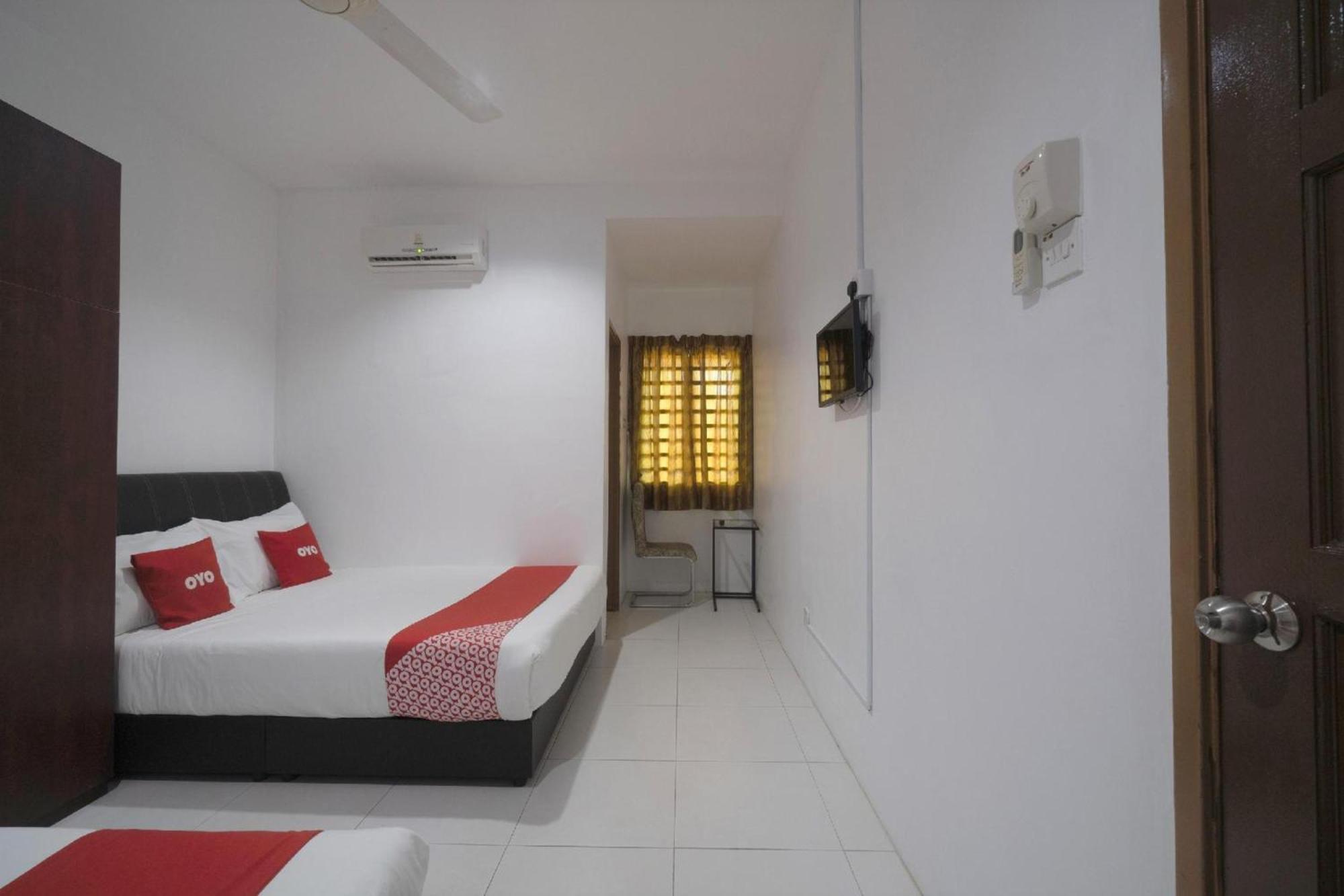 Oyo 91089 Motel Fasa 2B Seri Manjung Extérieur photo
