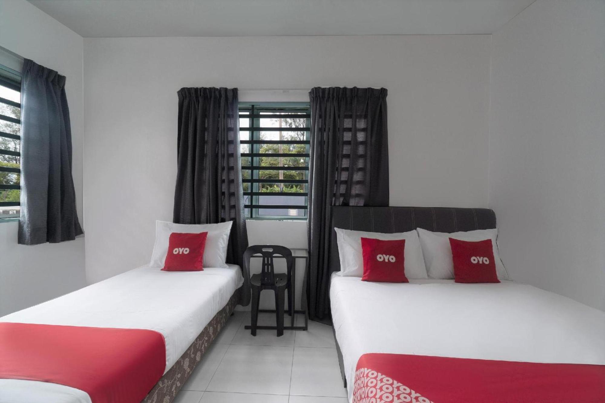 Oyo 91089 Motel Fasa 2B Seri Manjung Extérieur photo