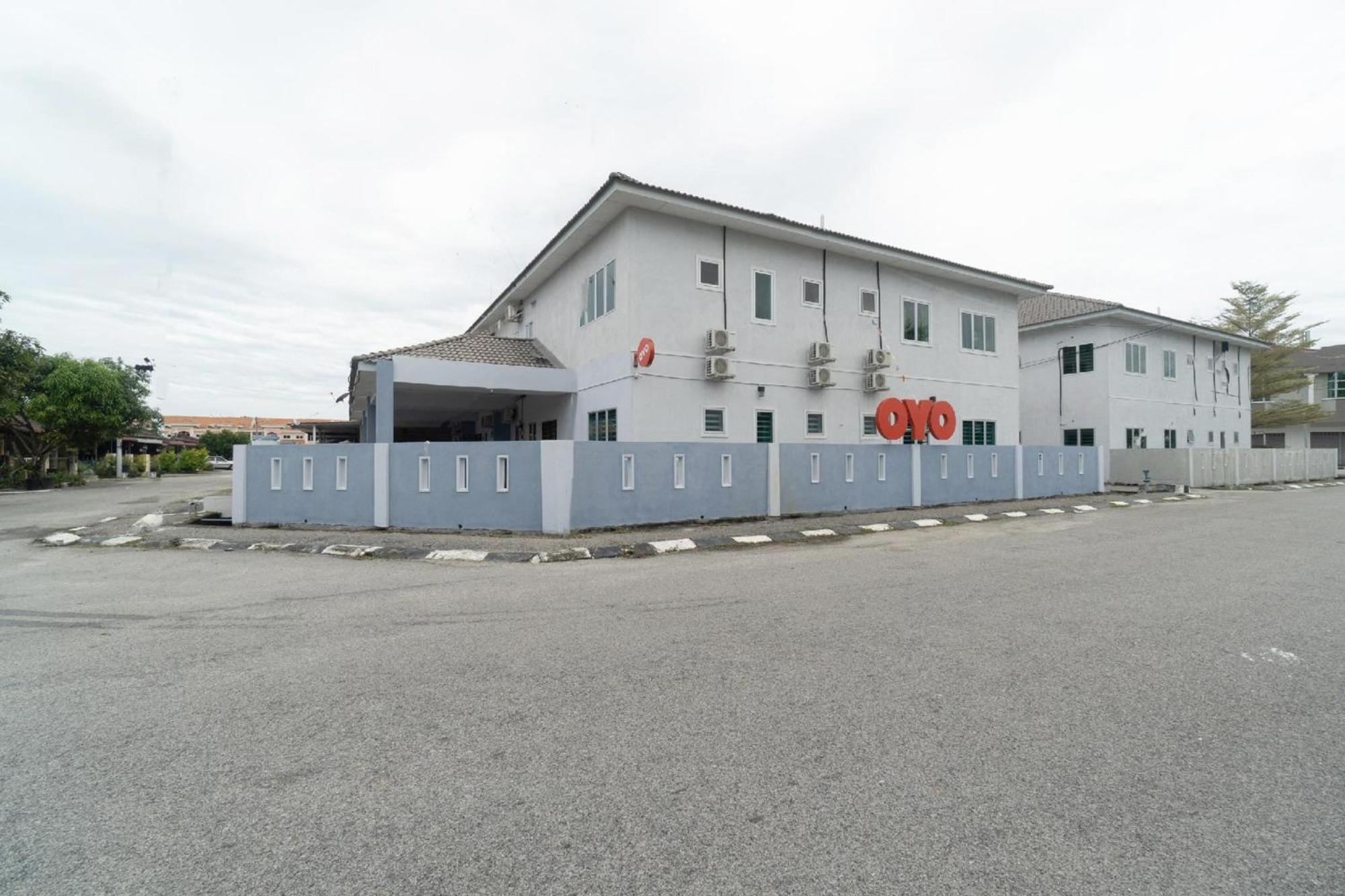 Oyo 91089 Motel Fasa 2B Seri Manjung Extérieur photo