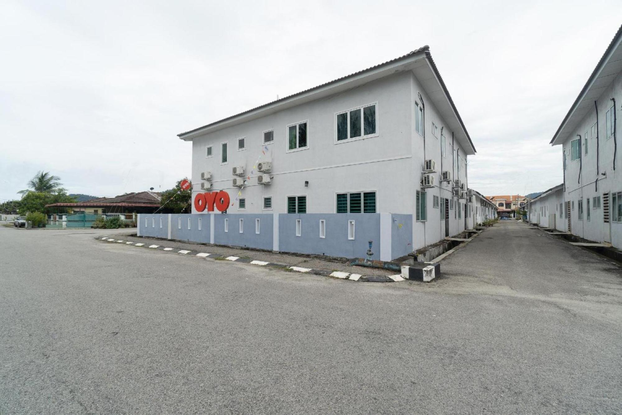 Oyo 91089 Motel Fasa 2B Seri Manjung Extérieur photo