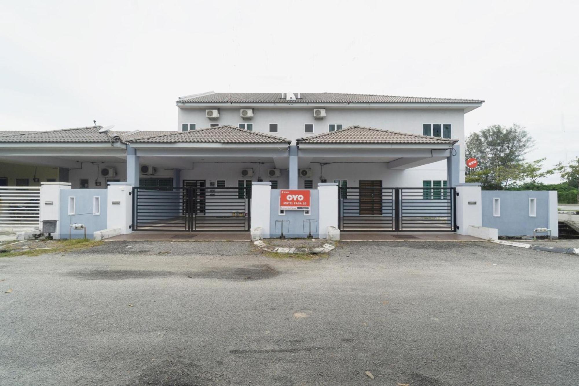 Oyo 91089 Motel Fasa 2B Seri Manjung Extérieur photo